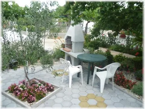 Apartmani Sime - 1 Sukošan Chorvatsko